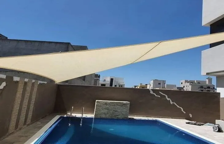 مظلات مسابح