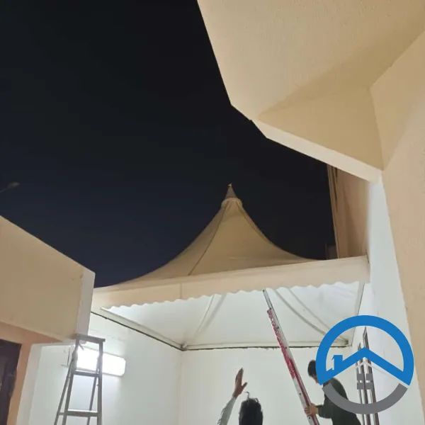 مظلات هرمية