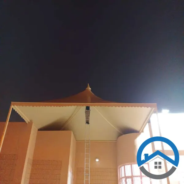 مظلات هرمية