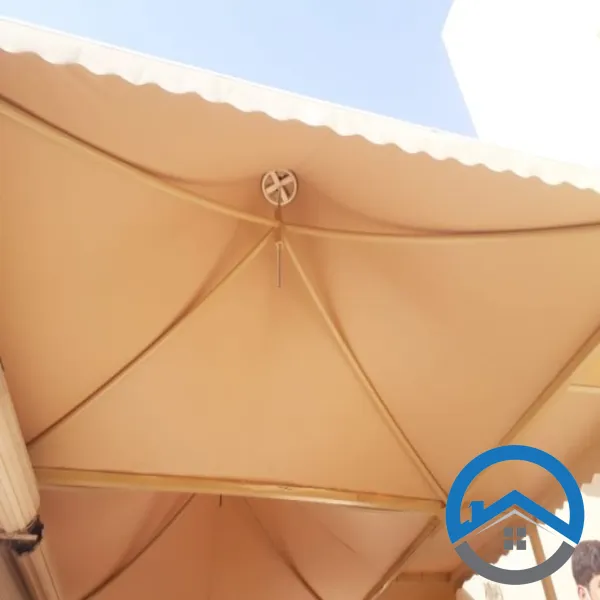 مظلات هرمية