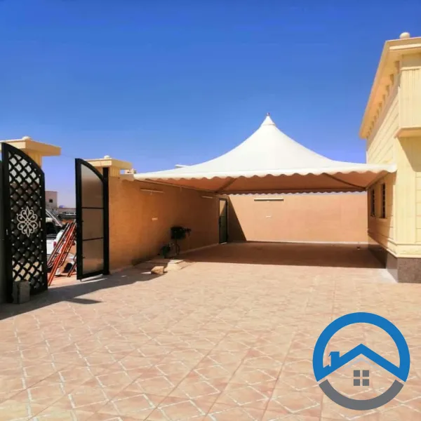 مظلات هرمية