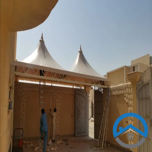 مظلات هرمية