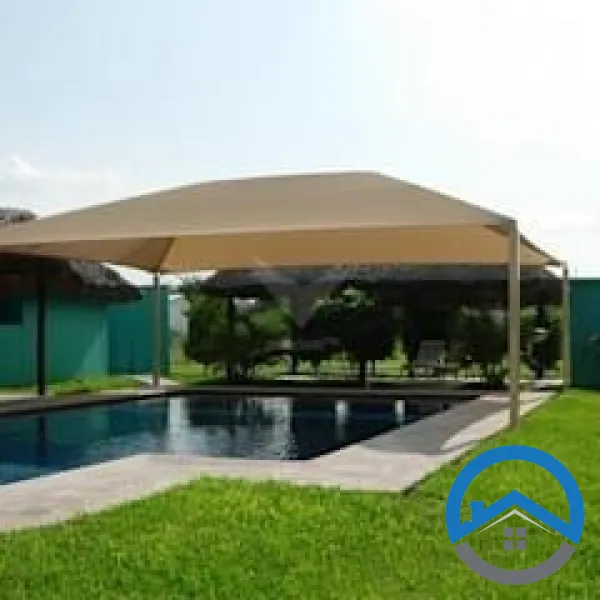 مظلات مسابح