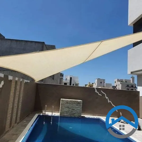 مظلات مسابح